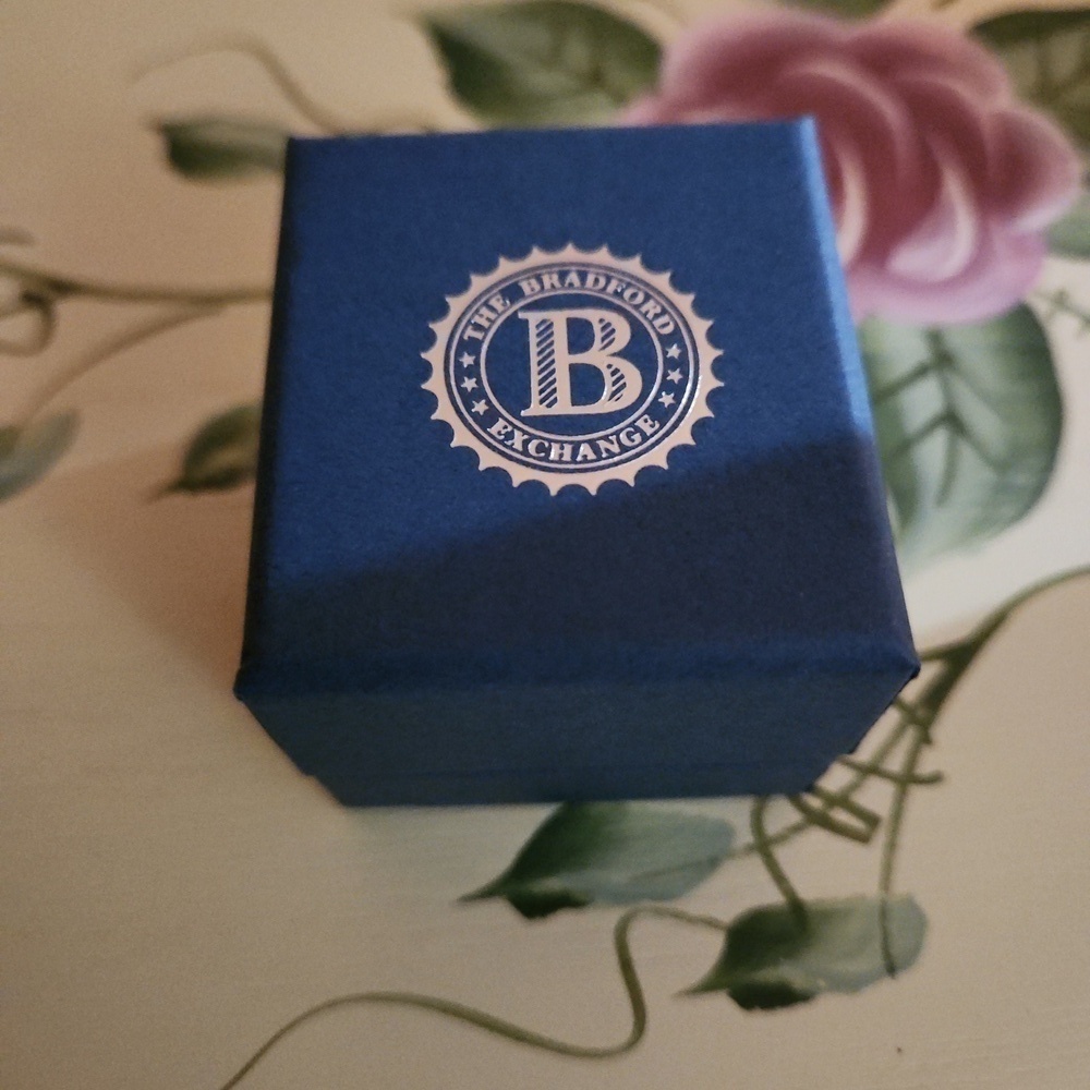 Bradford Exchange Lena Liu Hummingbird Ring Size 11 - Picture 5 of 8